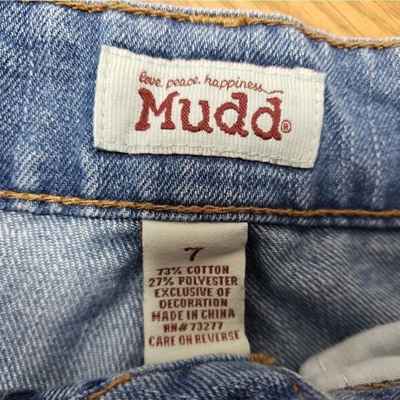 Cute Cutoff Mudd Shorts  - Picture 3 of 5